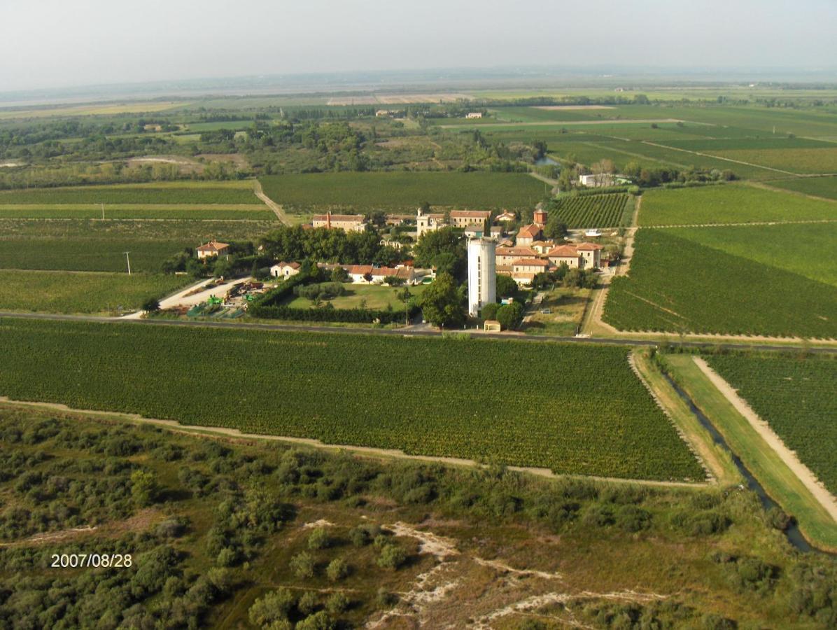 Les Pierrades En Camargue Villa โวแวร์ ภายนอก รูปภาพ